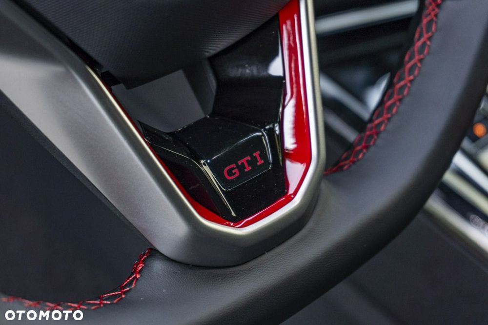 Volkswagen Golf - 18