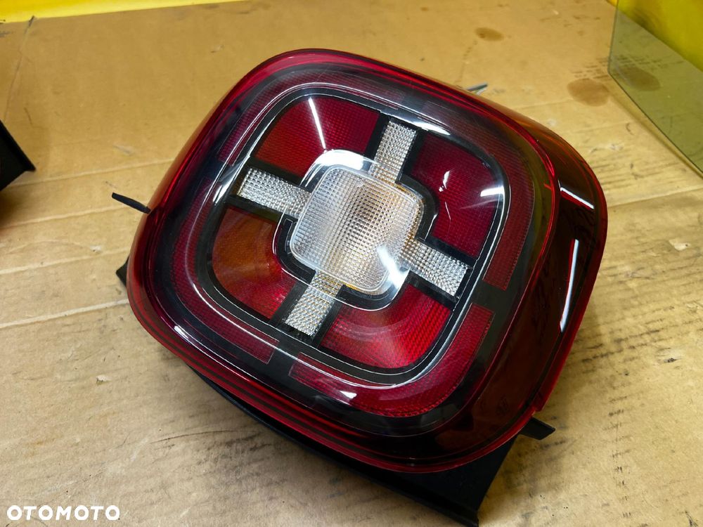 KOMPLET LAMPY LAMPA TYŁ TYLNE LEWA PRAWA DACIA DUSTER II EU - 4