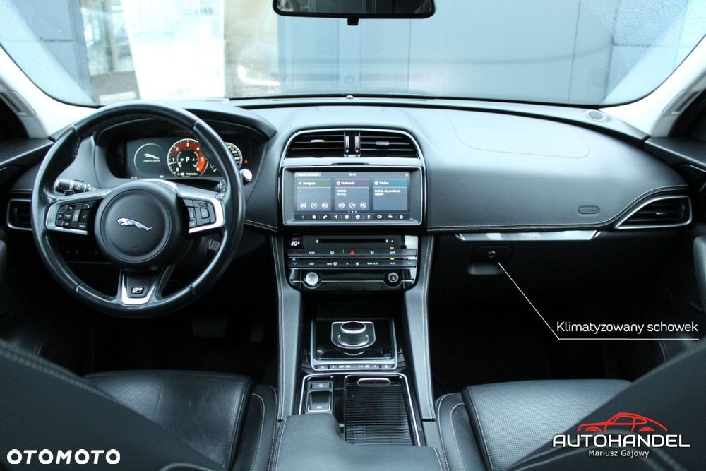 Jaguar F-Pace - 10