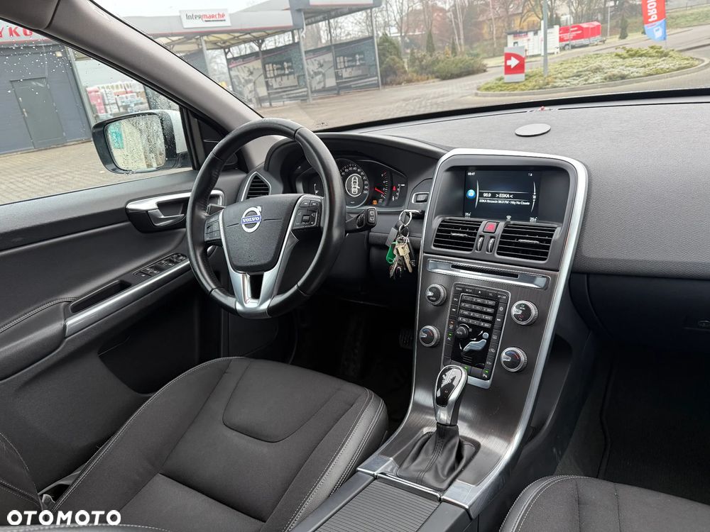 Volvo XC 60 D3 Drive-E Momentum - 4