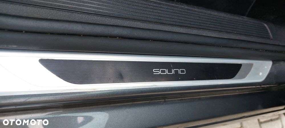 Volkswagen Golf 1.6 TDI Sound - 27