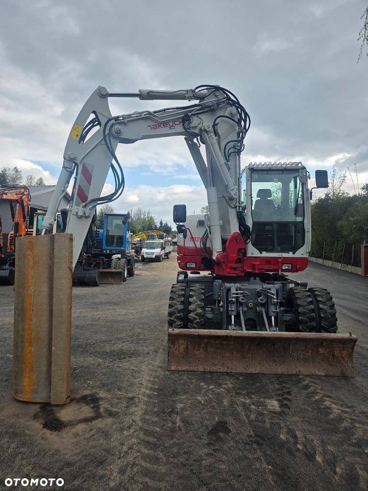 Takeuchi TB 295W Powertilt - 10