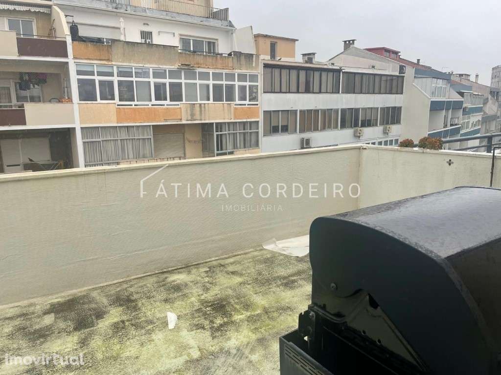 Apartamento T2 com terraço Praça Gil Vicente - Grande imagem: 4/14