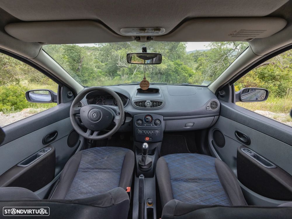 Renault Clio - 15