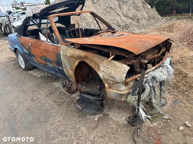 KAROSERIA TYŁ LAMPY KLAPA ZDERZAK BMW E30 - 7