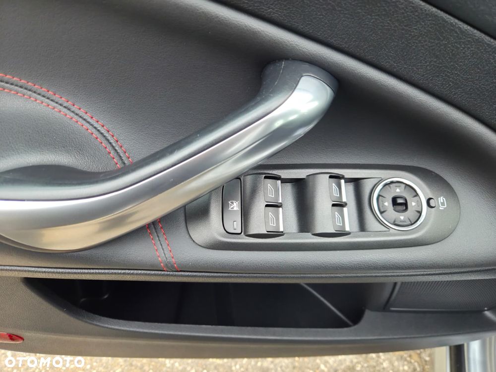 Ford Mondeo 2.0 TDCi Ghia - 13