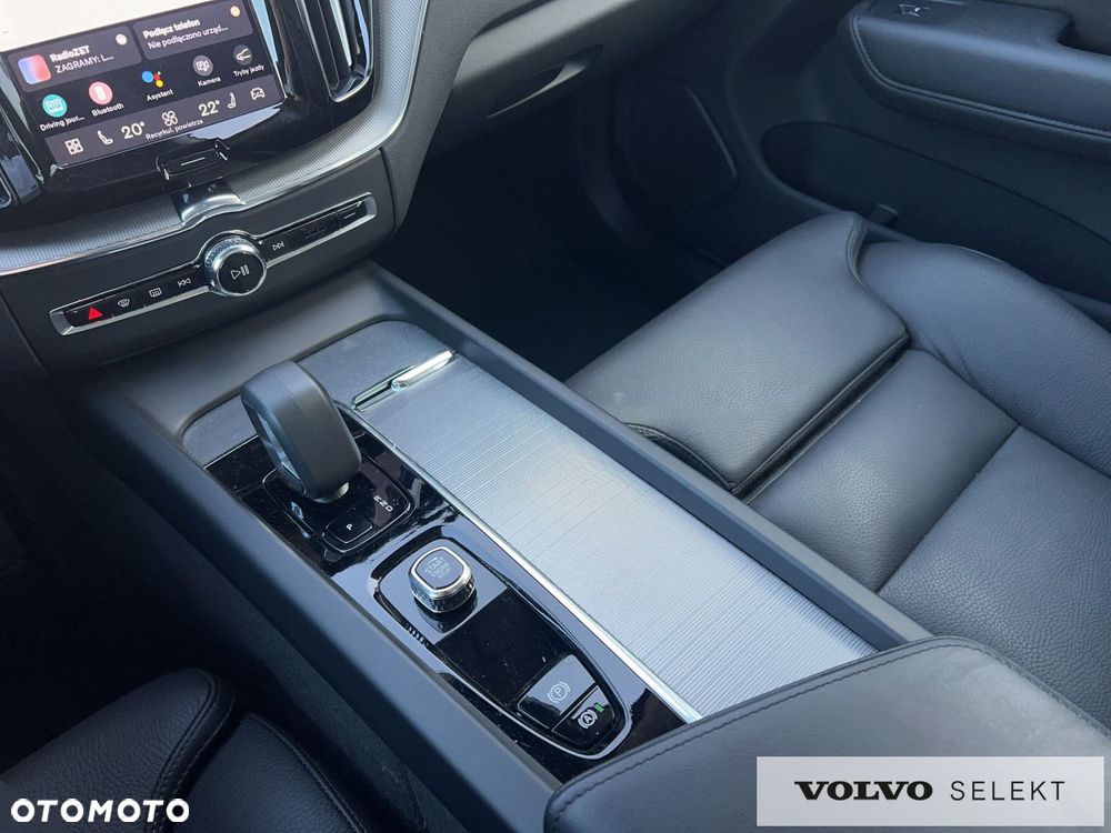 Volvo XC 60 T6 Plug-In Hybrid AWD Plus Dark - 15