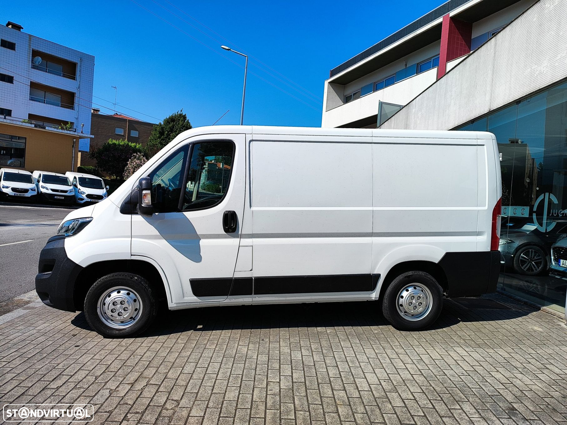Peugeot Boxer 2.2 BlueHDi 330 L1H1 Pro - 4