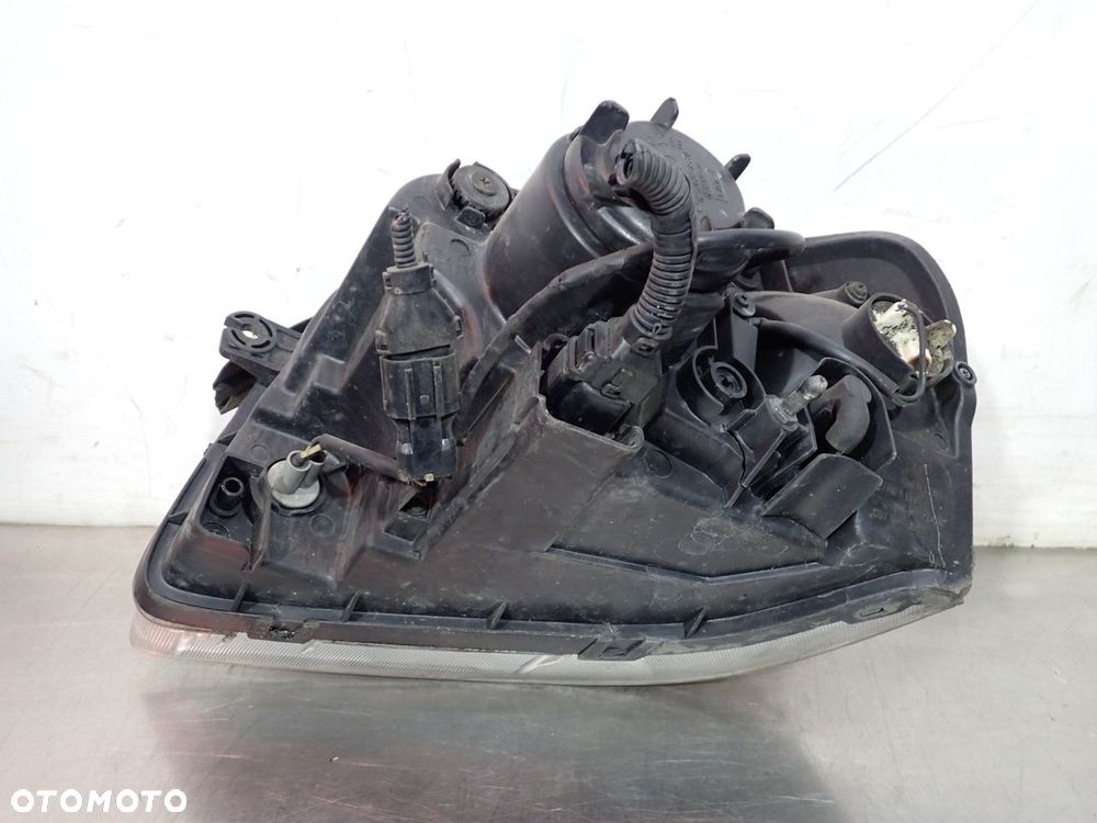 LAMPA PRAWA PRZEDNIA KIA MAGENTIS I LIFT - 10