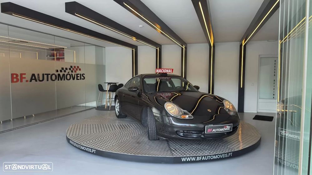 Porsche 911 (996) Carrera - 11