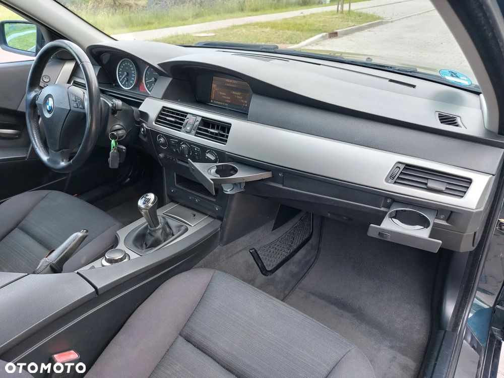 BMW Seria 5 525i - 31