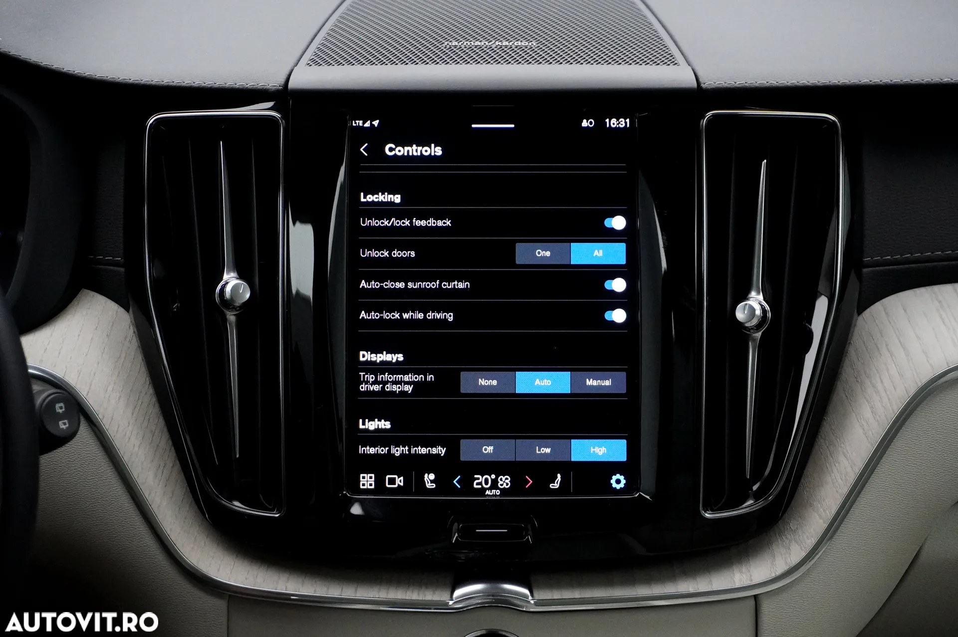 Volvo XC 60 Recharge T8 Twin Engine eAWD Inscription - 32