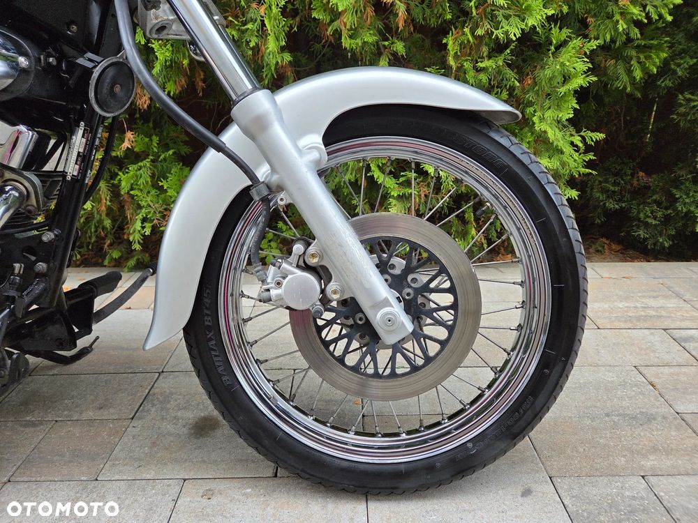 Suzuki Intruder - 21