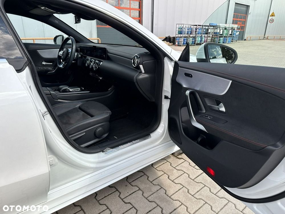Mercedes-Benz CLA 200 mHEV AMG Line 7G-DCT - 19
