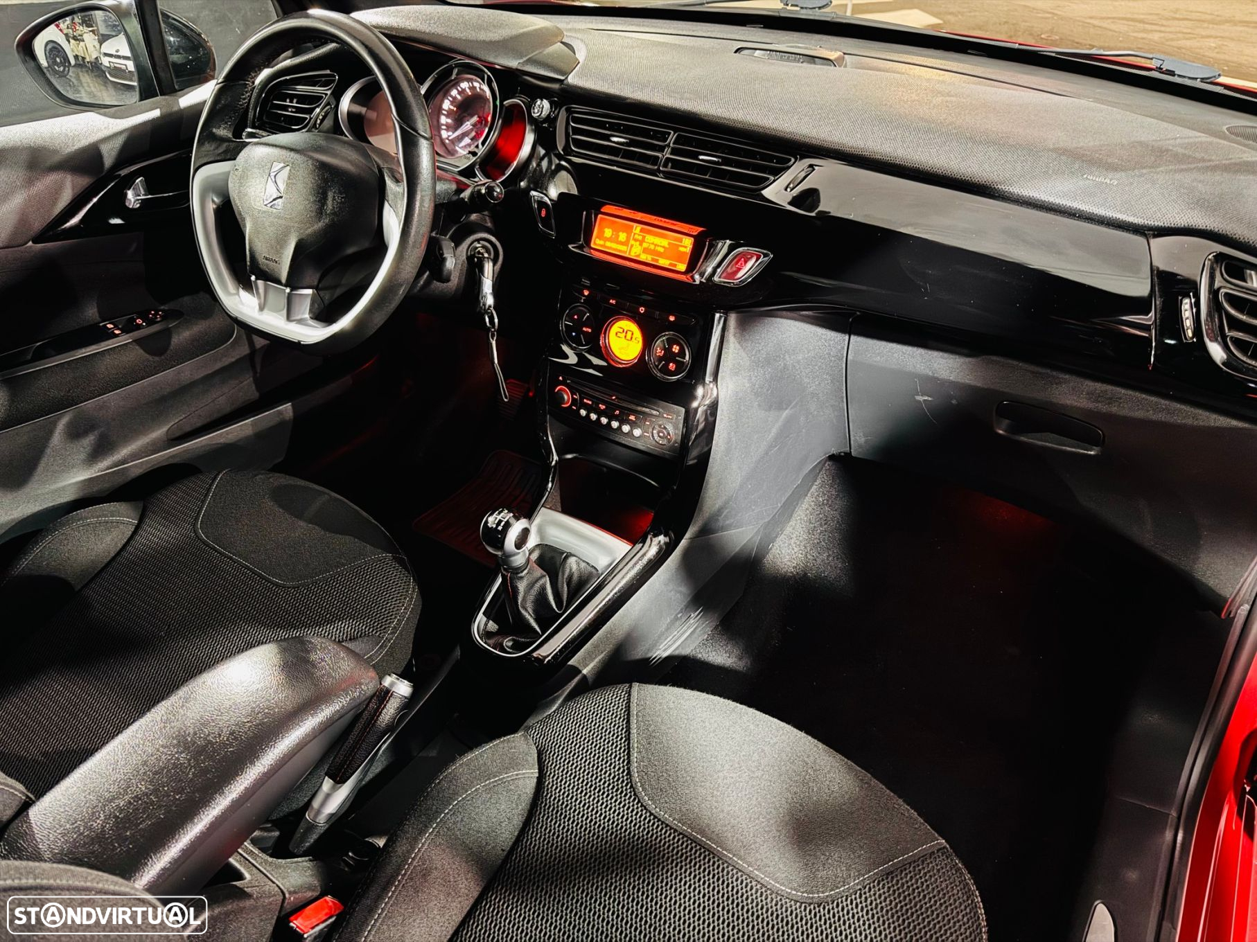 Citroën DS3 1.6 HDi Airdream So Chic - 10