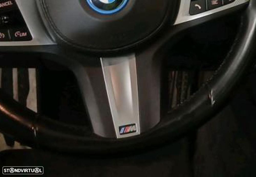 BMW 520 e Pack M - 12