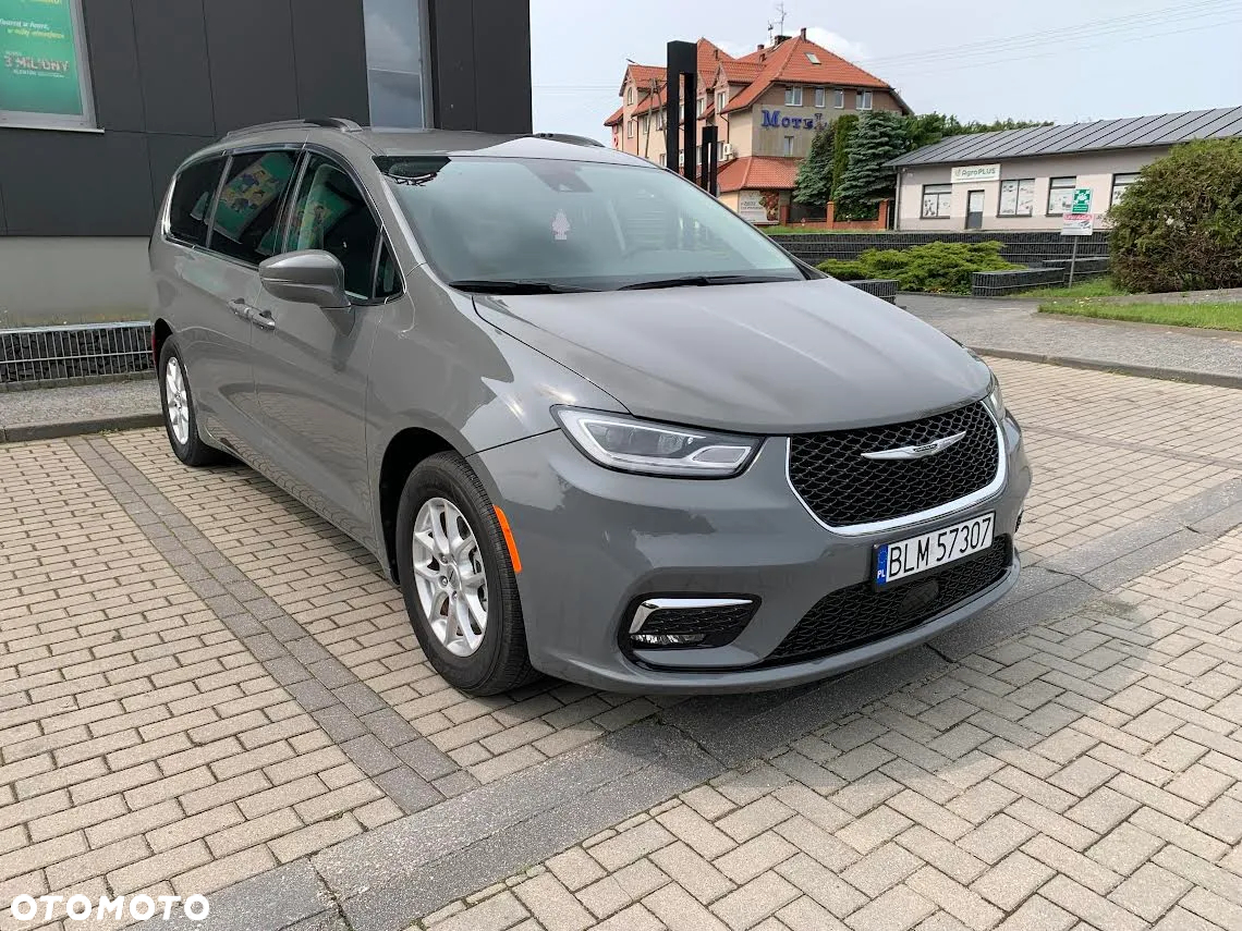 Chrysler Pacifica - 16