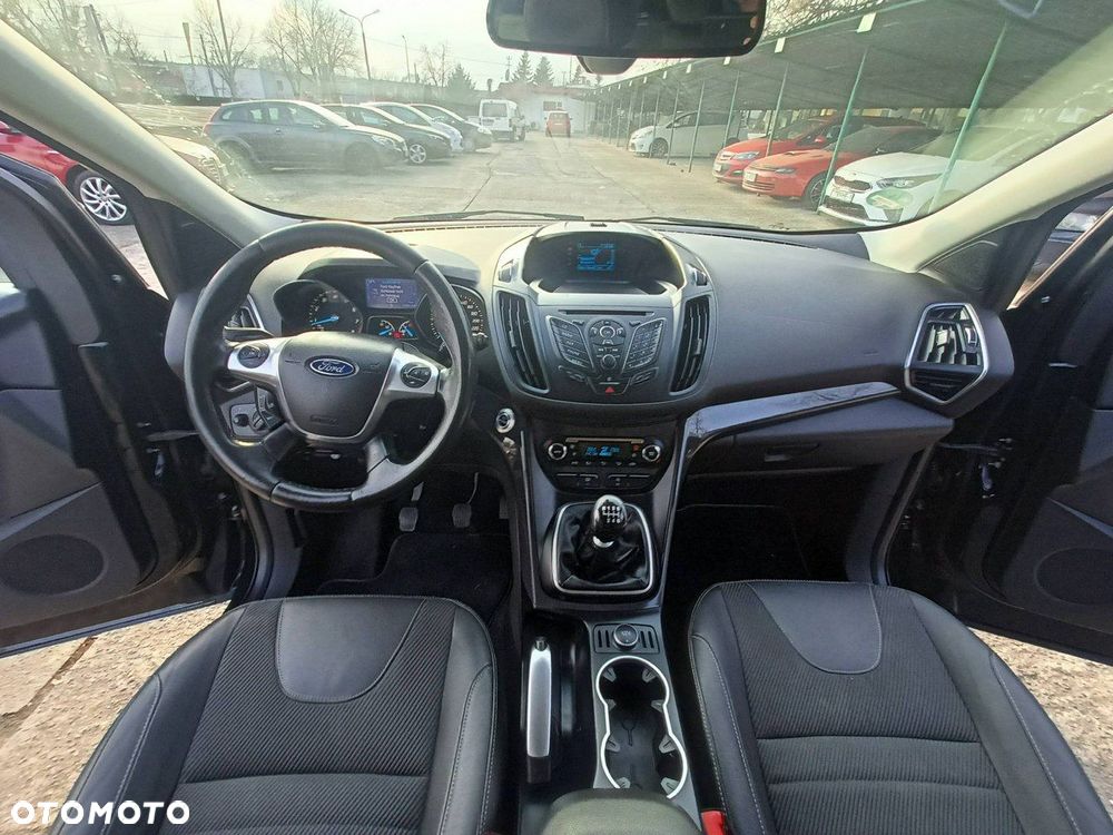 Ford Kuga 1.6 EcoBoost 2x4 Titanium - 3