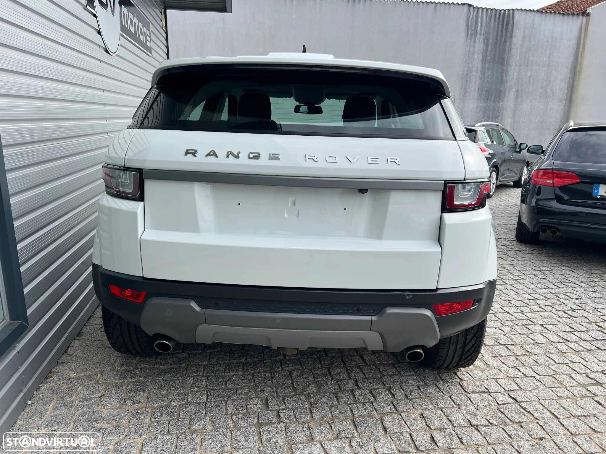 Land Rover Range Rover Evoque 2.0 D150 R-Dynamic S - 12