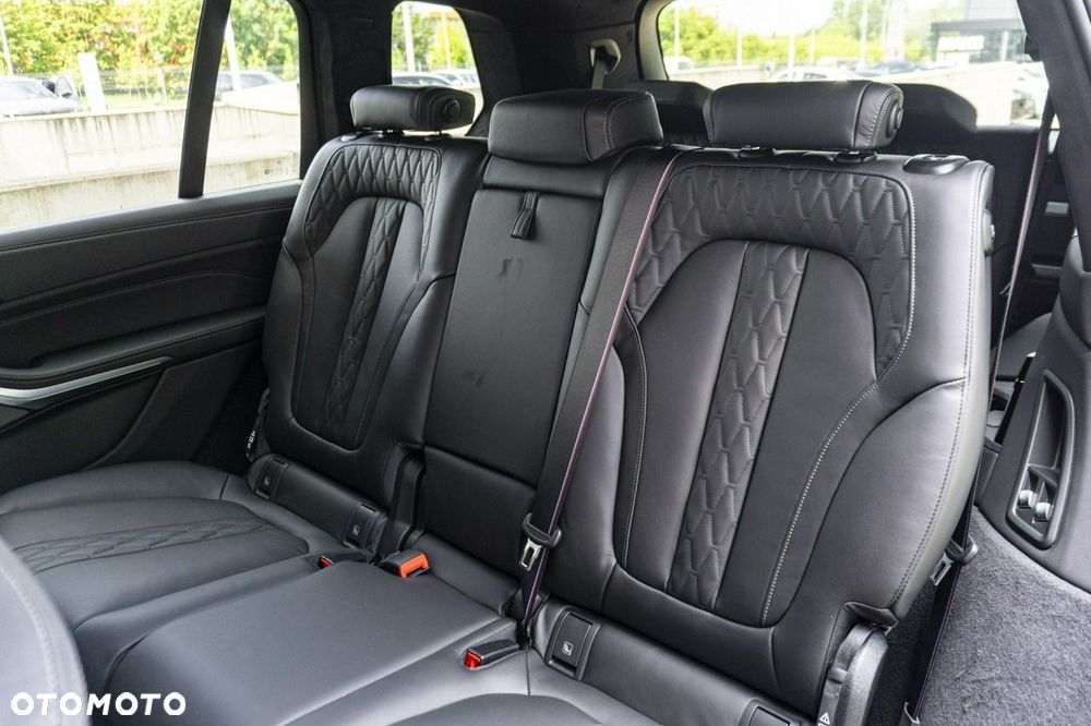 BMW X7 - 28
