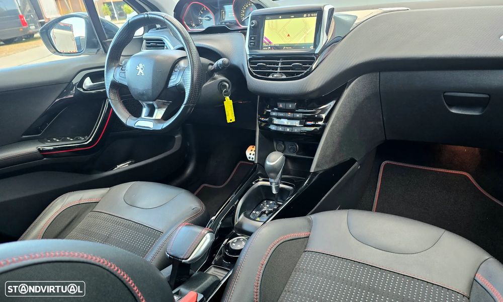 Peugeot 2008 PureTech 110 Stop&Start EAT6 GT-Line Edition - 22