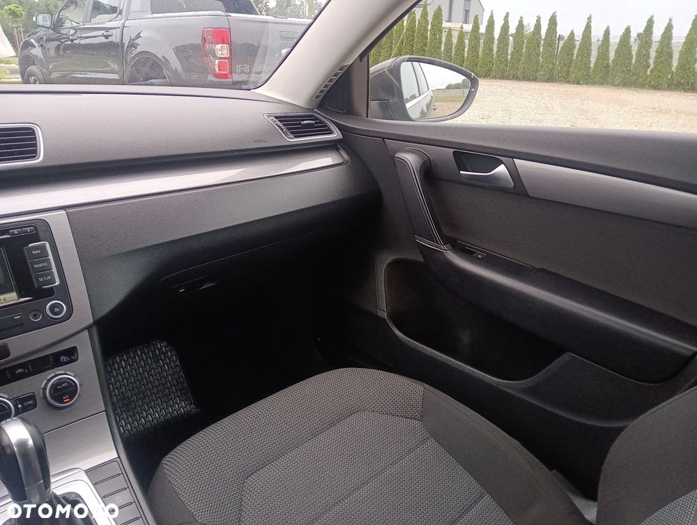 Volkswagen Passat 2.0 TDI Comfortline DSG - 16