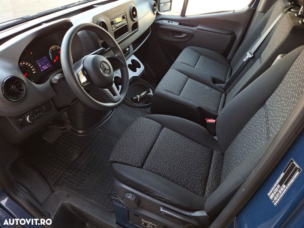 Mercedes-Benz Sprinter - 13