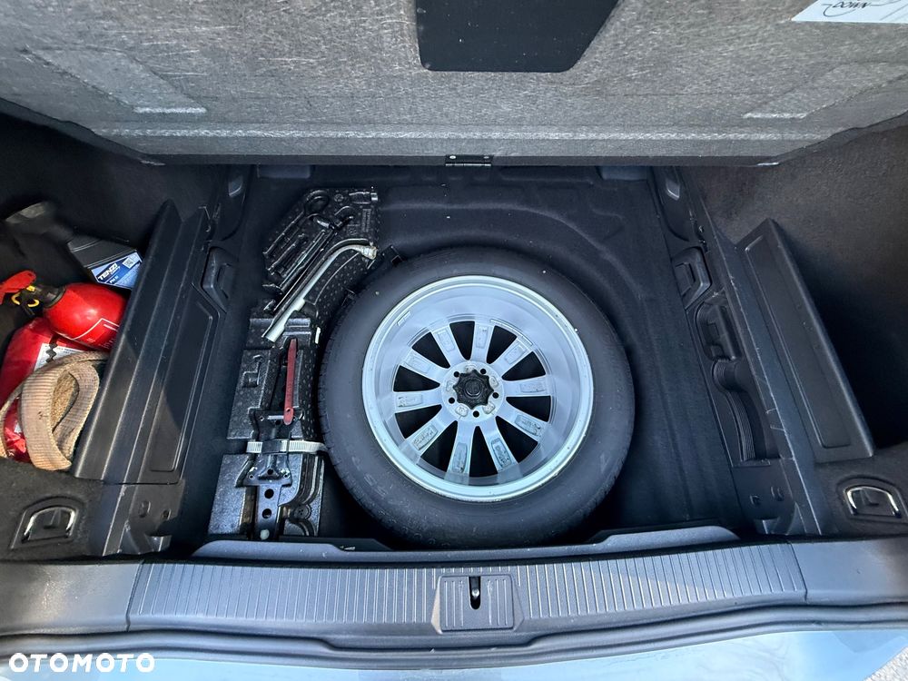 Volkswagen Passat - 21