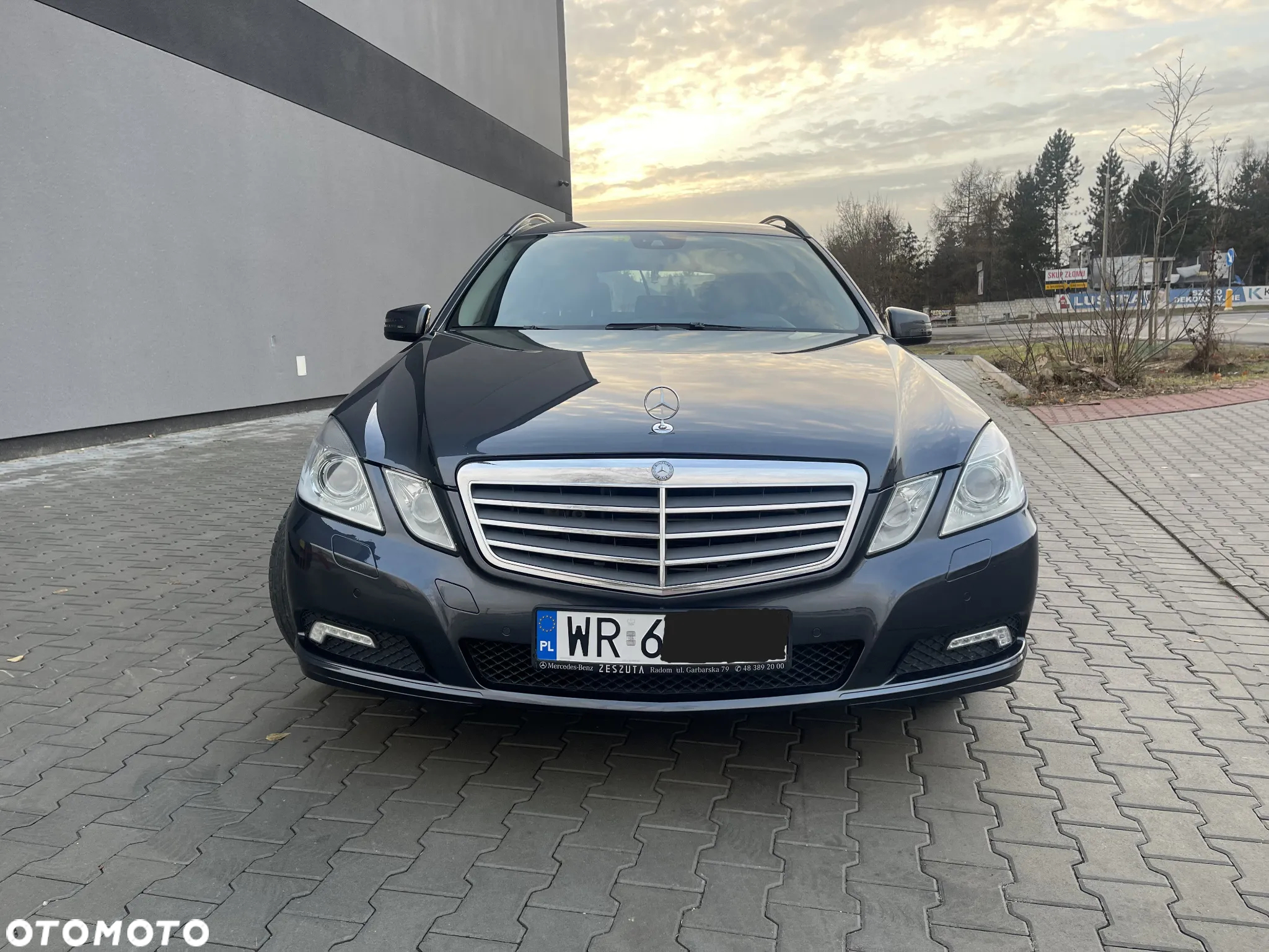 Mercedes-Benz Klasa E 300 T CDI DPF BlueEFFICIENCY 7G-TRONIC Avantgarde - 22