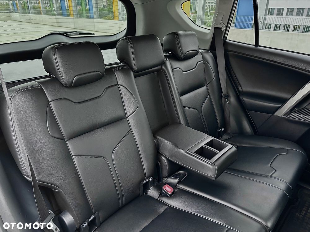 Toyota RAV4 - 16