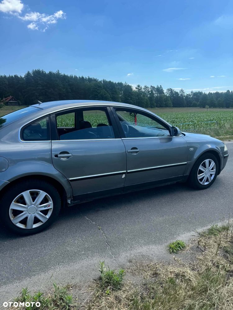 Volkswagen Passat 1.9 TDI Highline - 6