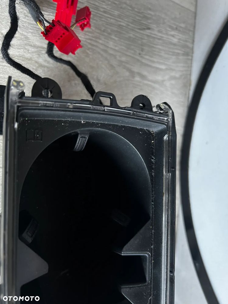 AUDI Q3 UCHWYT NA KUBEK PODŚWIETLANY 83A862533 Ambiente 83A862378 83A947355 - 2