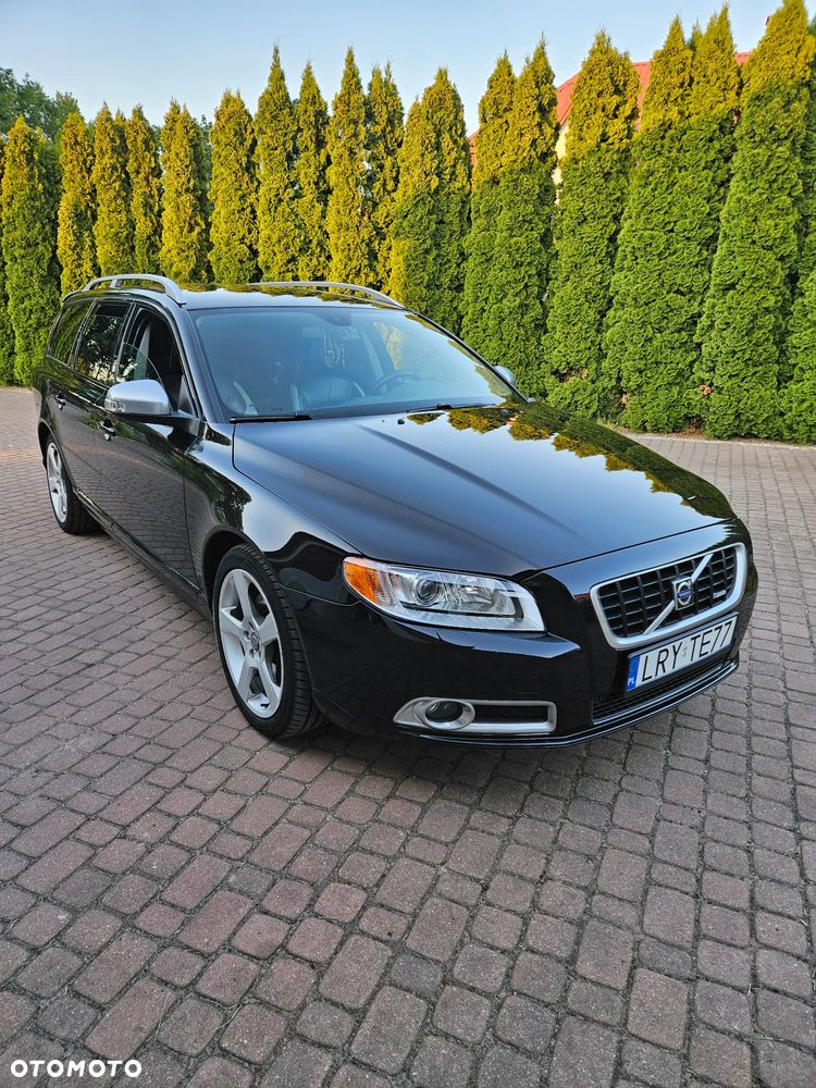 Volvo V70 2.0T R-Design - 1