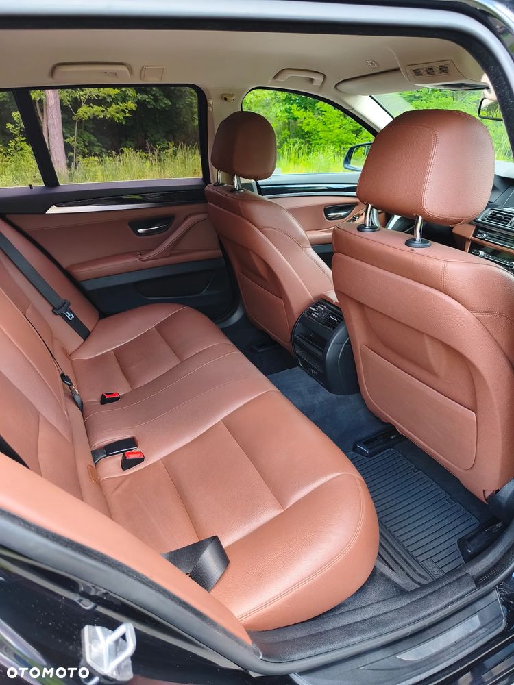 BMW Seria 5 520d - 27