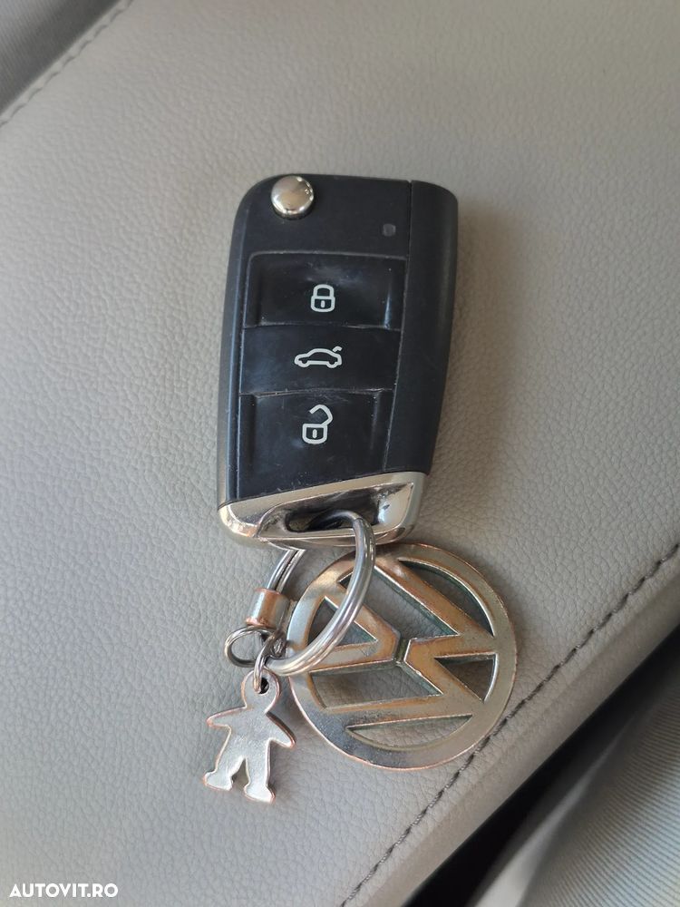 Volkswagen Golf - 14