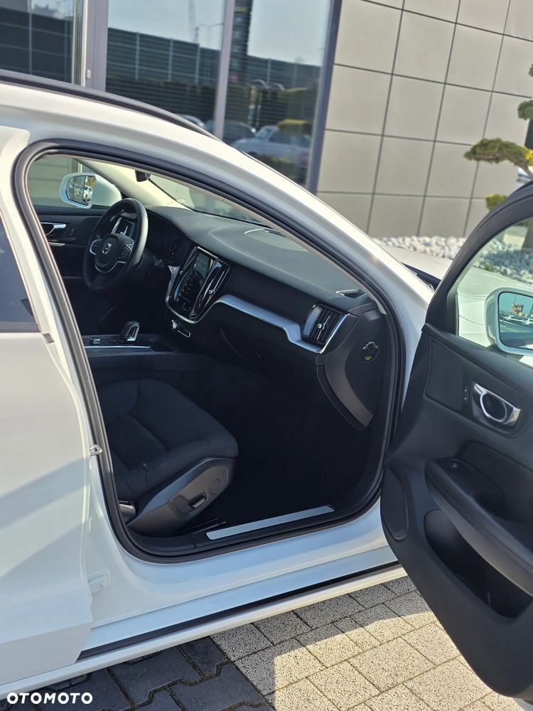 Volvo V60 B3 B Momentum Pro - 22