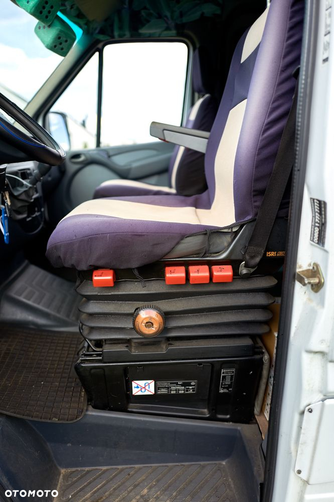 Mercedes-Benz Sprinter - 37