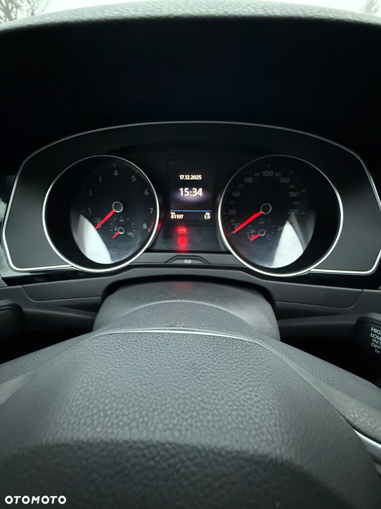 Volkswagen Passat - 12