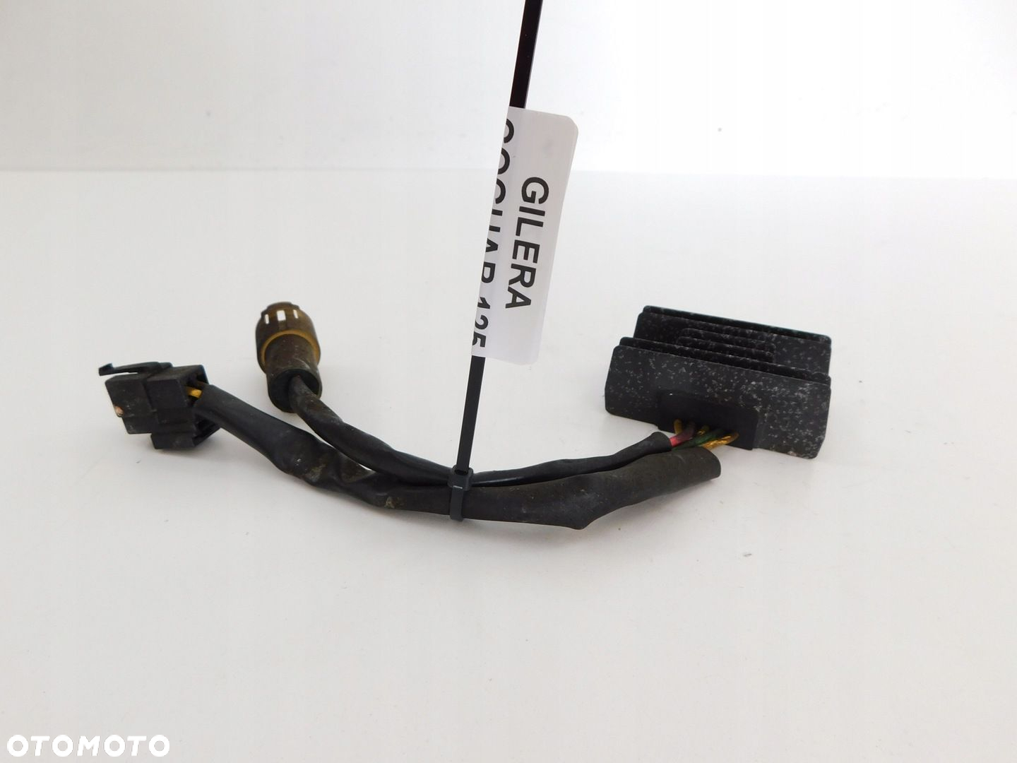GILERA COGUAR 125 REGULATOR NAPIĘCIA - 2