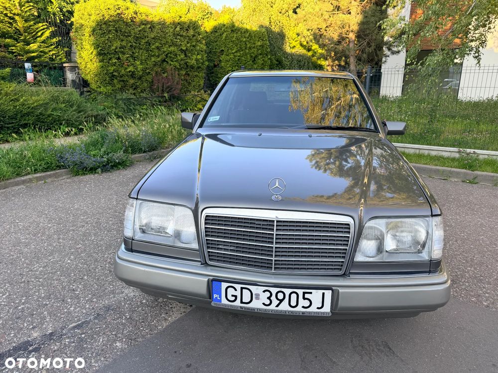 Mercedes-Benz W124 (1984-1993) - 12