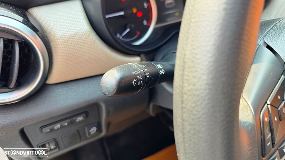 Nissan Micra 1.5 dCi N-Connecta Lifestyle S/S - 11