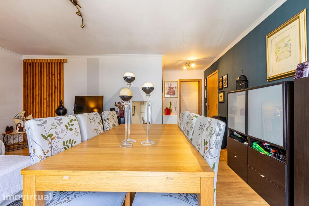 Apartamento T2 com Luz Natural, Arrecadação e 2 Lugares de Garagem – A - Grande imagem: 5/57