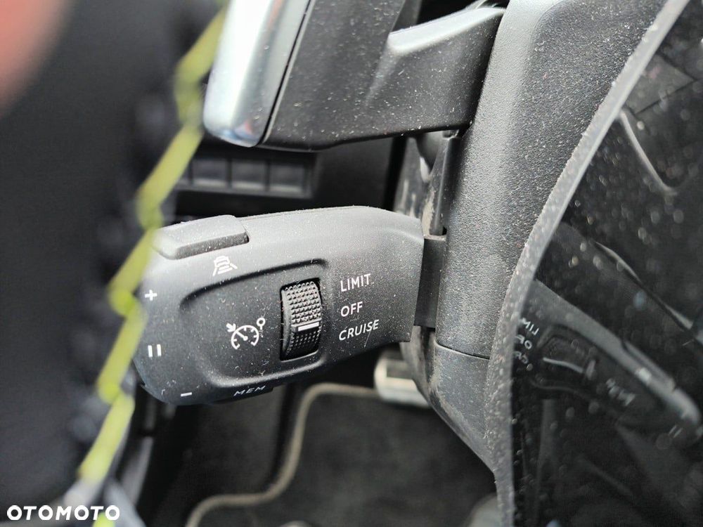 Peugeot 2008 1.2 PureTech GT S&S EAT8 - 13