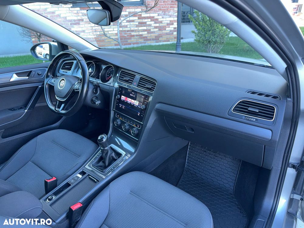 Volkswagen Golf - 13