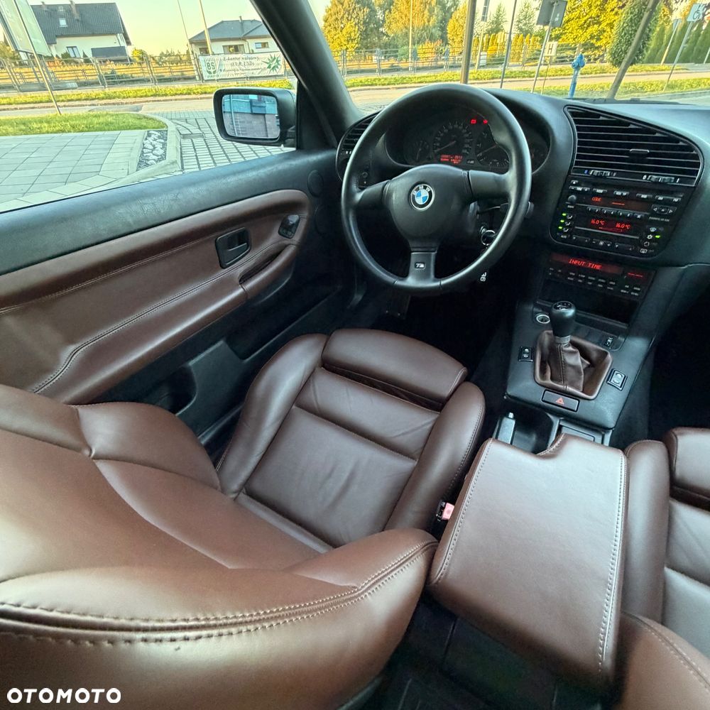 BMW Seria 3 320i - 25