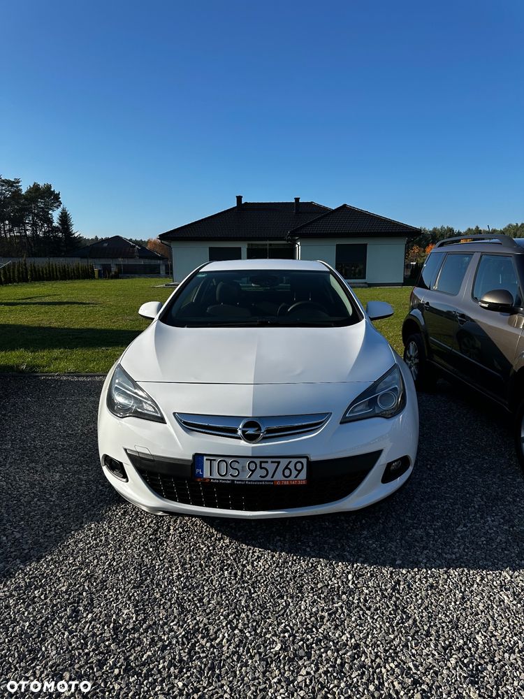 Opel Astra IV GTC 1.6 T Active - 3