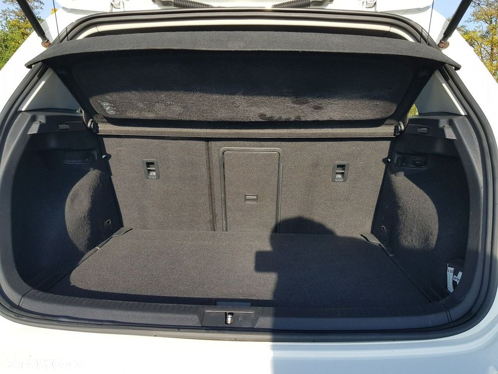 Volkswagen Golf 1.4 TSI BMT Comfortline - 14
