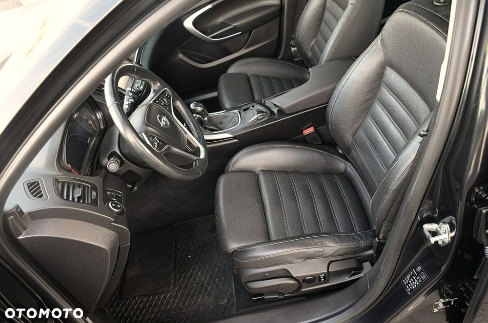 Opel Insignia - 16