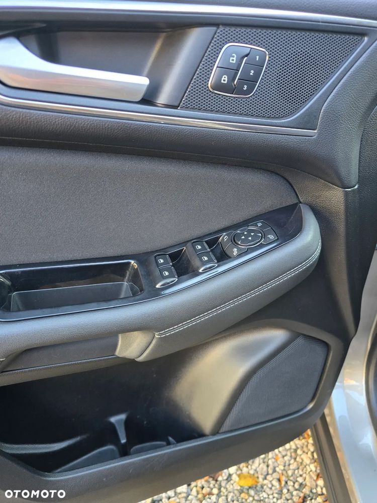 Ford S-Max 2.0 TDCi Titanium PowerShift - 24