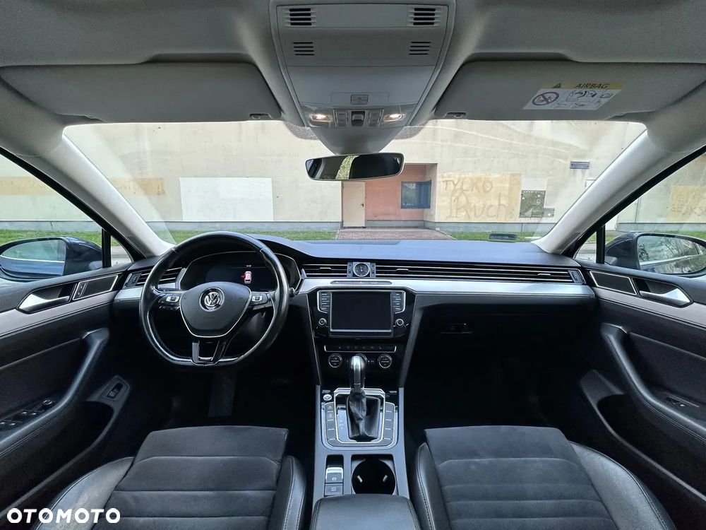 Volkswagen Passat Variant 2.0 TDI SCR DSG Highline - 23